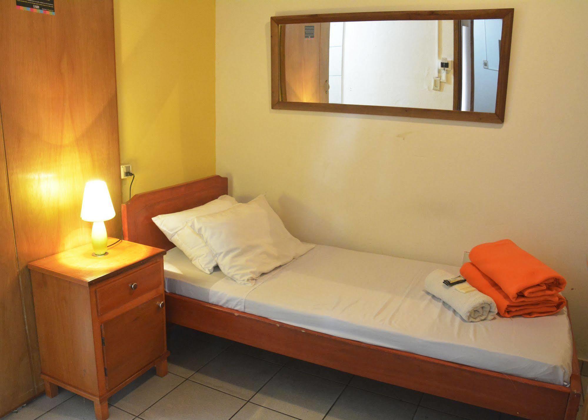 El Viajero Asuncion Hostel & Suites ภายนอก รูปภาพ